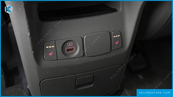 KIA CARNIVAL GASOLINE 9-SEATER NOBLESSE