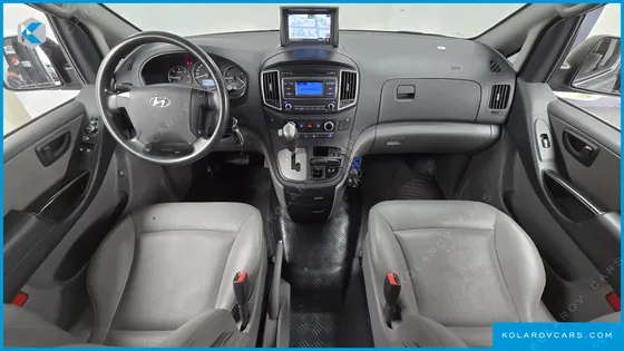HYUNDAI STAREX 5-SEATER VAN
