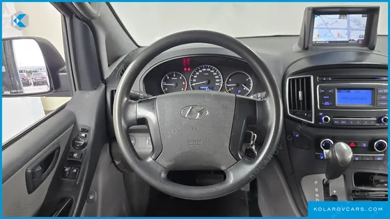 HYUNDAI STAREX 5-SEATER VAN