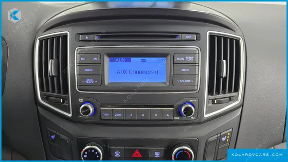 HYUNDAI STAREX 5-SEATER VAN