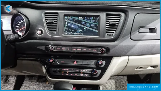 KIA CARNIVAL 9-SEATER LUXURY