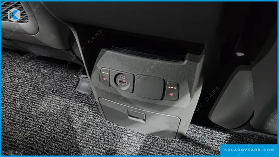 KIA CARNIVAL 9-SEATER LUXURY