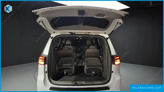 KIA CARNIVAL 9-SEATER LUXURY
