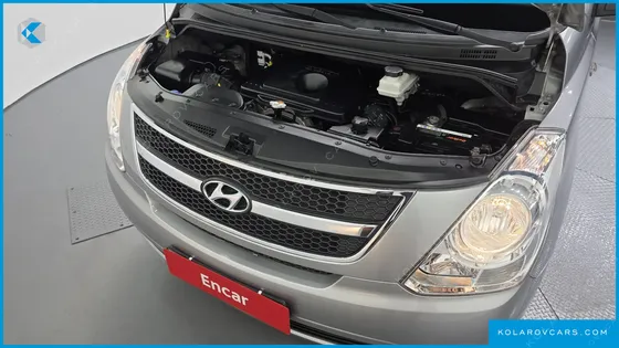 HYUNDAI STAREX 3-SEATER VAN