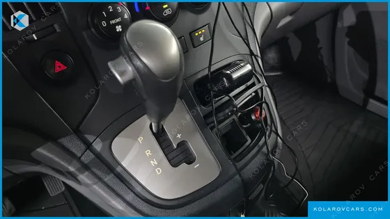 HYUNDAI STAREX 3-SEATER VAN