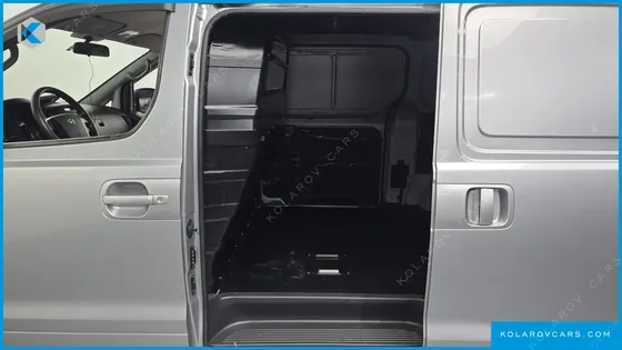 HYUNDAI STAREX 3-SEATER VAN