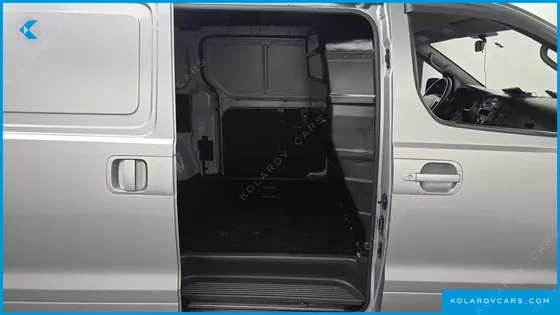 HYUNDAI STAREX 3-SEATER VAN