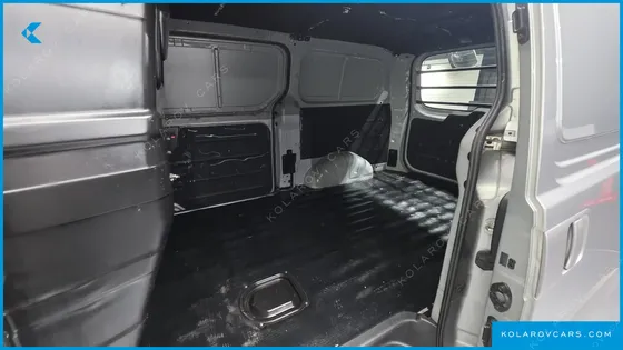 HYUNDAI STAREX 3-SEATER VAN