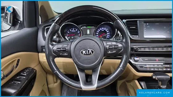 KIA CARNIVAL GASOLINE 9-SEATER NOBLESSE SPECIAL