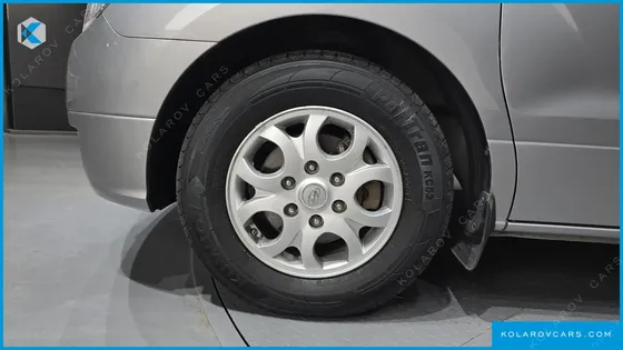 HYUNDAI STAREX 12-SEATER WAGON