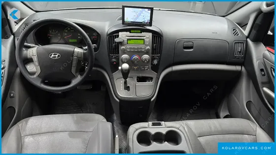 HYUNDAI STAREX 12-SEATER WAGON