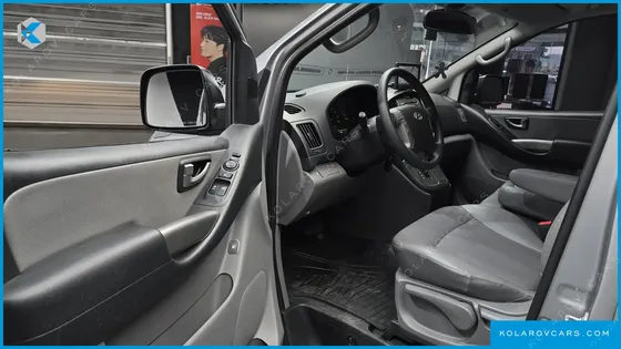 HYUNDAI STAREX 12-SEATER WAGON