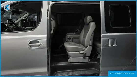 HYUNDAI STAREX 12-SEATER WAGON