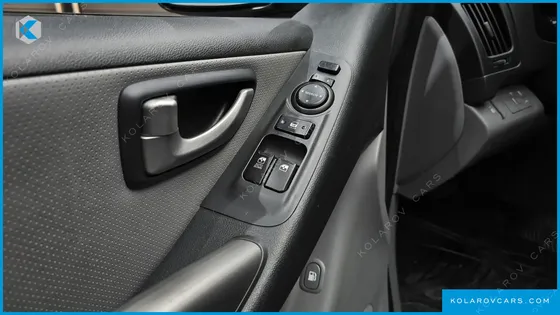 HYUNDAI STAREX 12-SEATER WAGON
