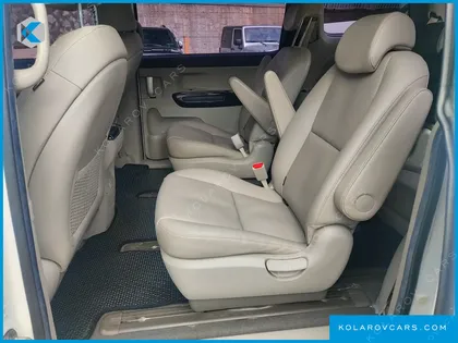 KIA CARNIVAL 9-SEATER PRSTIGE