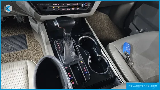 KIA CARNIVAL 9-SEATER PRSTIGE