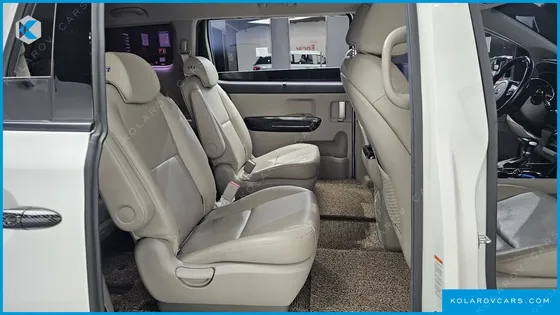 KIA CARNIVAL 9-SEATER PRSTIGE