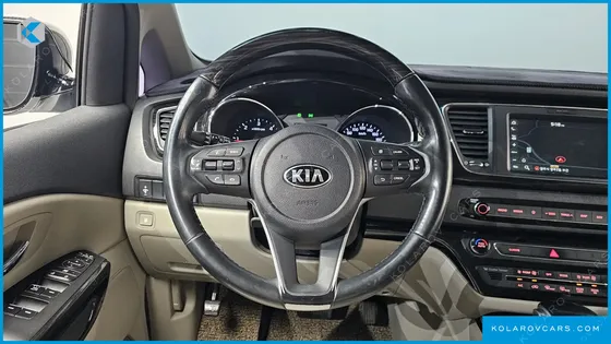 KIA CARNIVAL 9-SEATER PRSTIGE