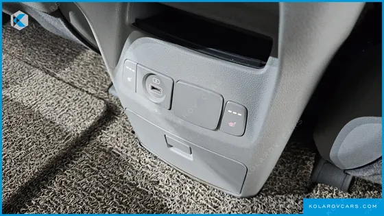 KIA CARNIVAL 9-SEATER PRSTIGE