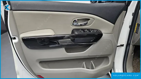 KIA CARNIVAL 9-SEATER PRSTIGE