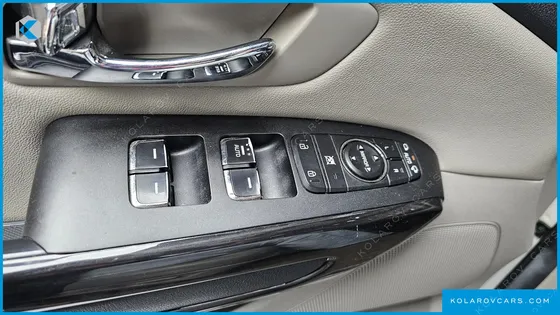 KIA CARNIVAL 9-SEATER PRSTIGE