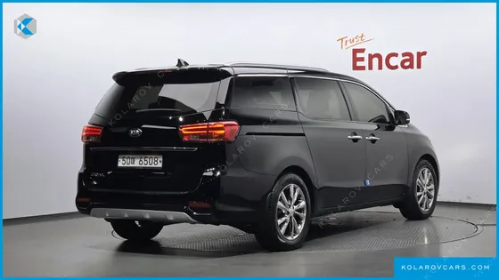 KIA CARNIVAL 9-SEATER NOBLESSE