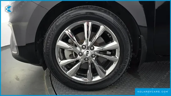 KIA CARNIVAL 9-SEATER NOBLESSE