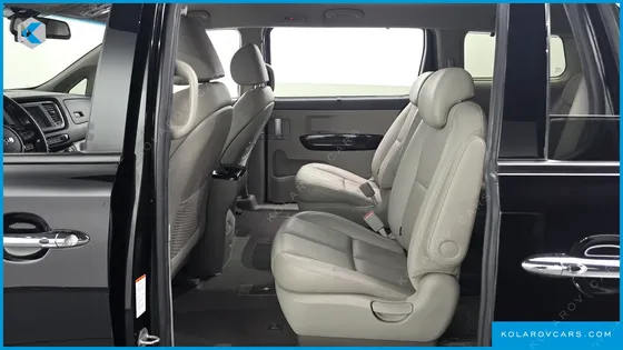 KIA CARNIVAL 9-SEATER NOBLESSE
