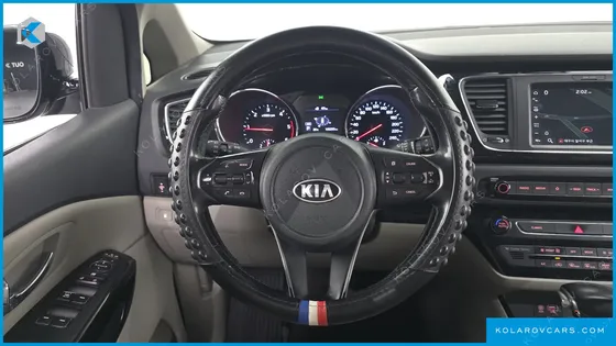 KIA CARNIVAL 9-SEATER NOBLESSE