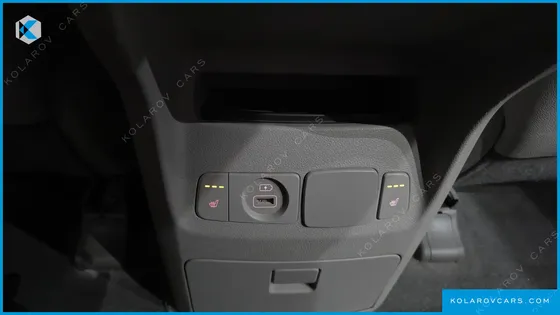KIA CARNIVAL 9-SEATER NOBLESSE