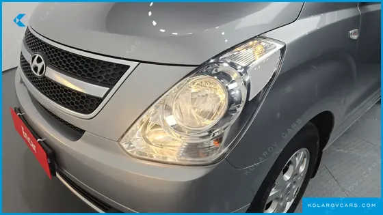 HYUNDAI STAREX 12-SEATER WAGON