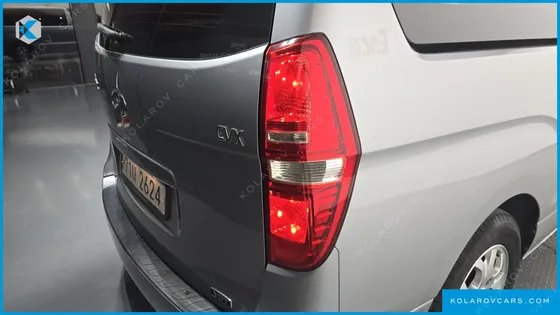 HYUNDAI STAREX 12-SEATER WAGON