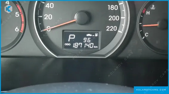HYUNDAI STAREX 3-SEATER VAN