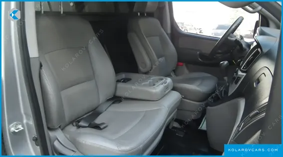 HYUNDAI STAREX 3-SEATER VAN