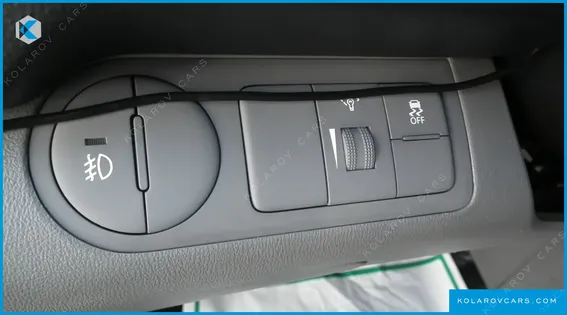 HYUNDAI STAREX 3-SEATER VAN