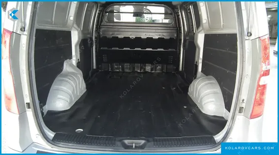 HYUNDAI STAREX 3-SEATER VAN