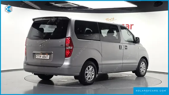 HYUNDAI STAREX 11-SEATER WAGON