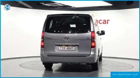 HYUNDAI STAREX 11-SEATER WAGON