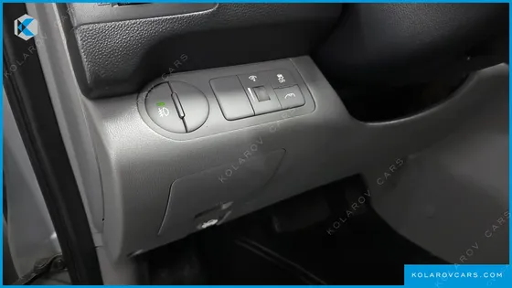HYUNDAI STAREX 11-SEATER WAGON