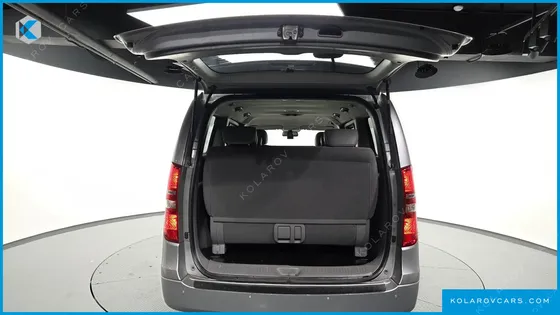 HYUNDAI STAREX 11-SEATER WAGON