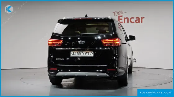 KIA CARNIVAL GASOLINE 9-SEATER PRESTIGE