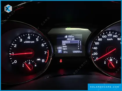 KIA CARNIVAL GASOLINE 9-SEATER PRESTIGE