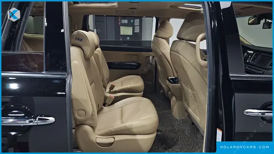 KIA CARNIVAL GASOLINE 9-SEATER PRESTIGE