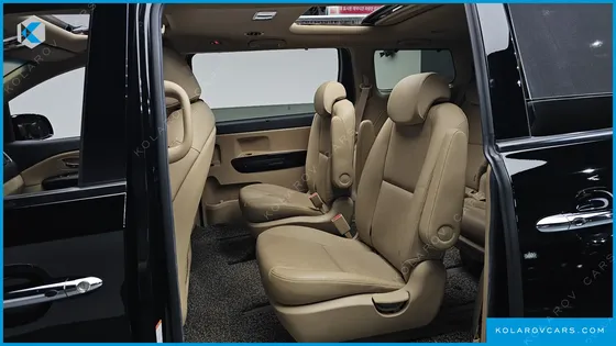 KIA CARNIVAL GASOLINE 9-SEATER PRESTIGE