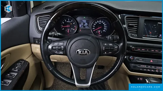 KIA CARNIVAL GASOLINE 9-SEATER PRESTIGE