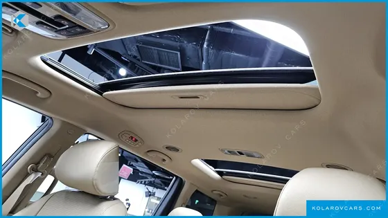 KIA CARNIVAL GASOLINE 9-SEATER PRESTIGE