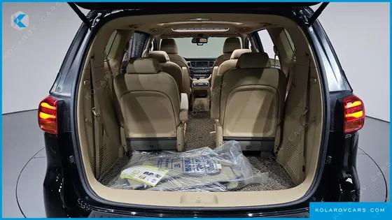 KIA CARNIVAL GASOLINE 9-SEATER PRESTIGE