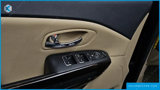 KIA CARNIVAL GASOLINE 9-SEATER PRESTIGE