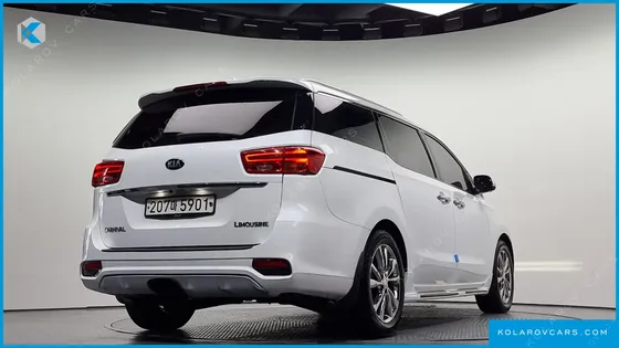 KIA CARNIVAL 7-SEATER LIMOUSINE