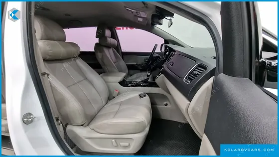 KIA CARNIVAL 7-SEATER LIMOUSINE